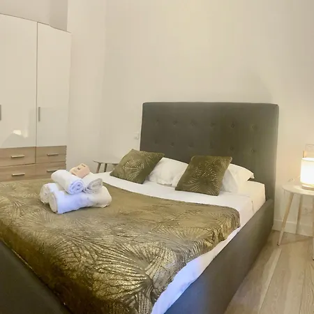Large 4-room Town Center Near Monaco Feriehus *