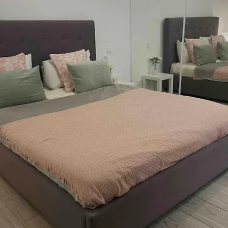 Feriehus Large 4-room Town Center Near Monaco
